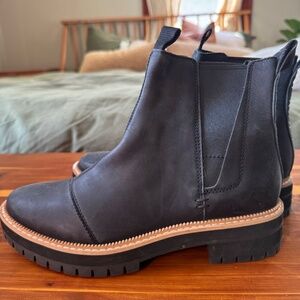 TOMS Women's Skylar Boot size 6.5